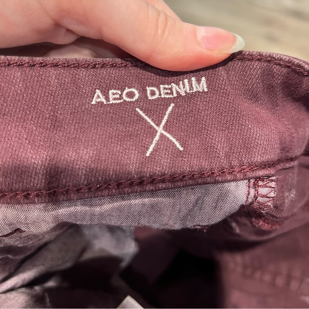 American Eagle Burgundy Denim Shorts - Picture 4 of 5